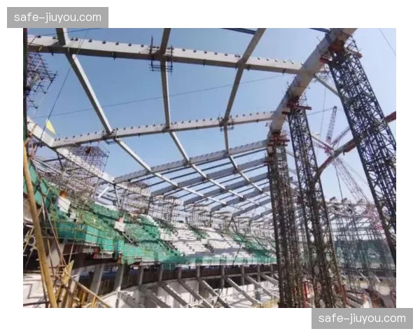 看台透明LED围栏技术应用，平衡赞助曝光与观赛视线